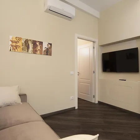 Ponte Vecchio Modern Retreat * פירנצה
