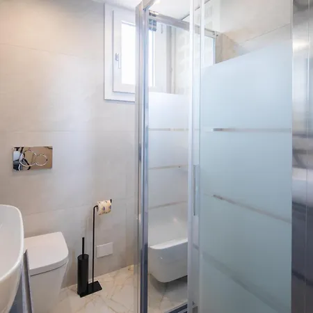 Ponte Vecchio Modern Retreat Apartment